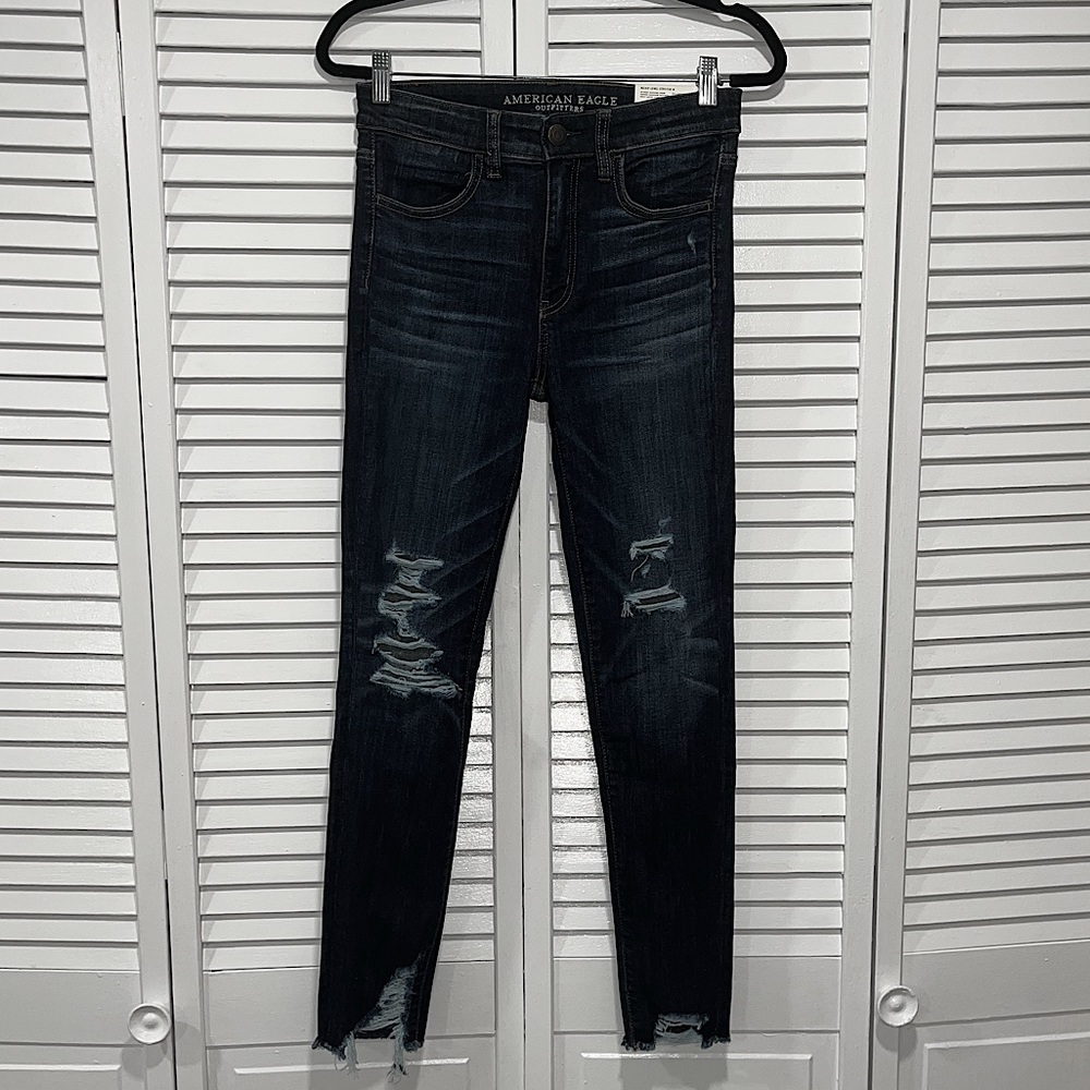 American Eagle High Rise Dark Wash Distressed Crop Jeggings NWT — 6L